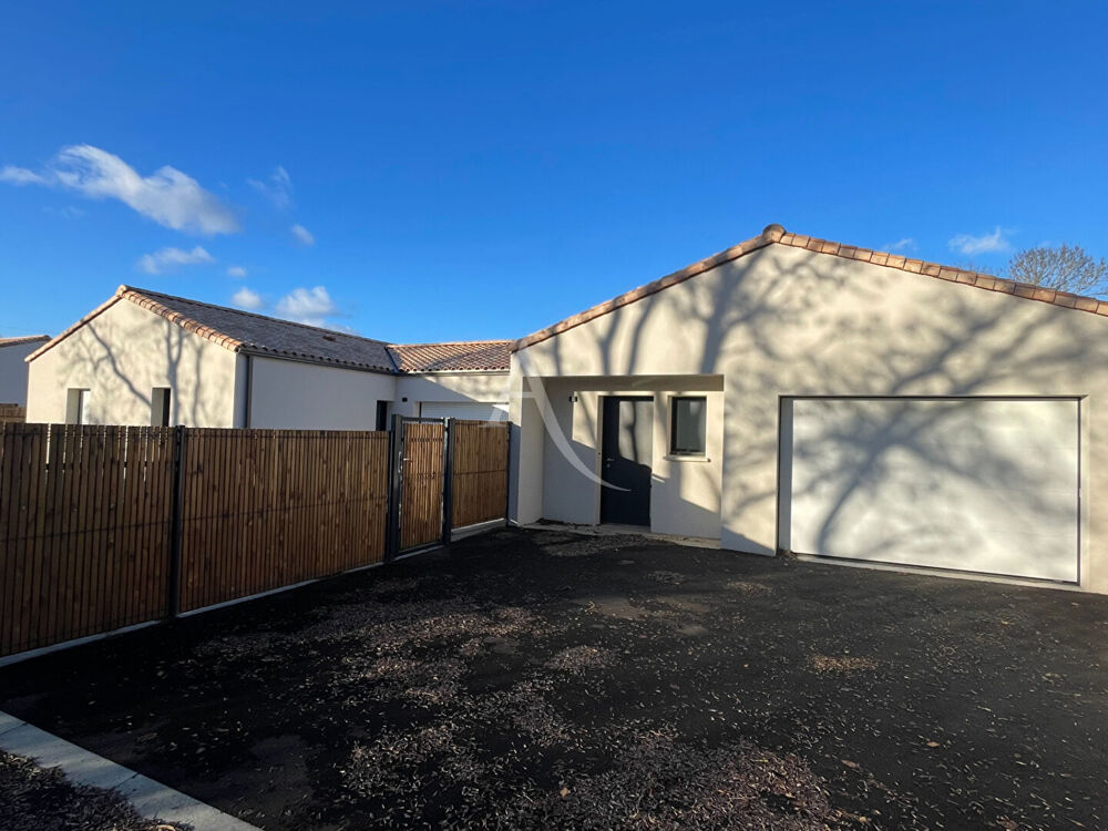 Maison Saint Hilaire La Foret 4 pièce(s) 110 m2
