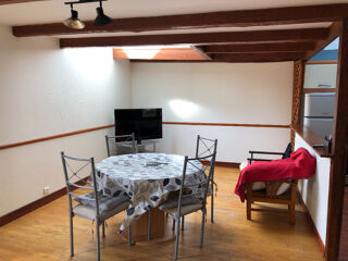  Appartement à louer 6 pièces 138 m²