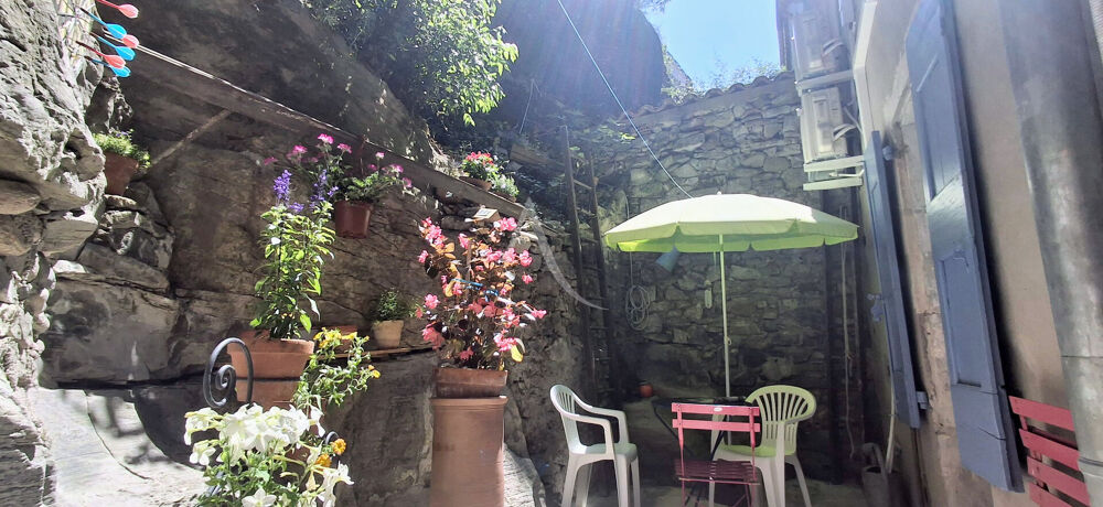 Maison de ville avec terrasse et garage BEDARIEUX