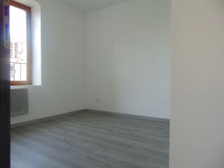  Appartement à louer 3 pièces 42 m²