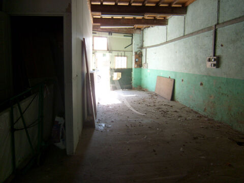 Entrep&ocirc;t ou local industriel L'Isle-Jourdain 2 pi&egrave;ces 80m&sup2; 600 32600 L isle jourdain