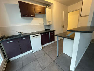  Appartement à louer 4 pièces 80 m²