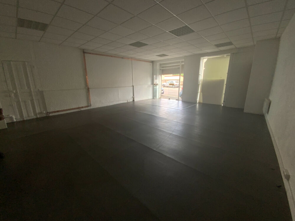   Local commercial de 64 m²- Quartier des Quatre chemins Le creusot