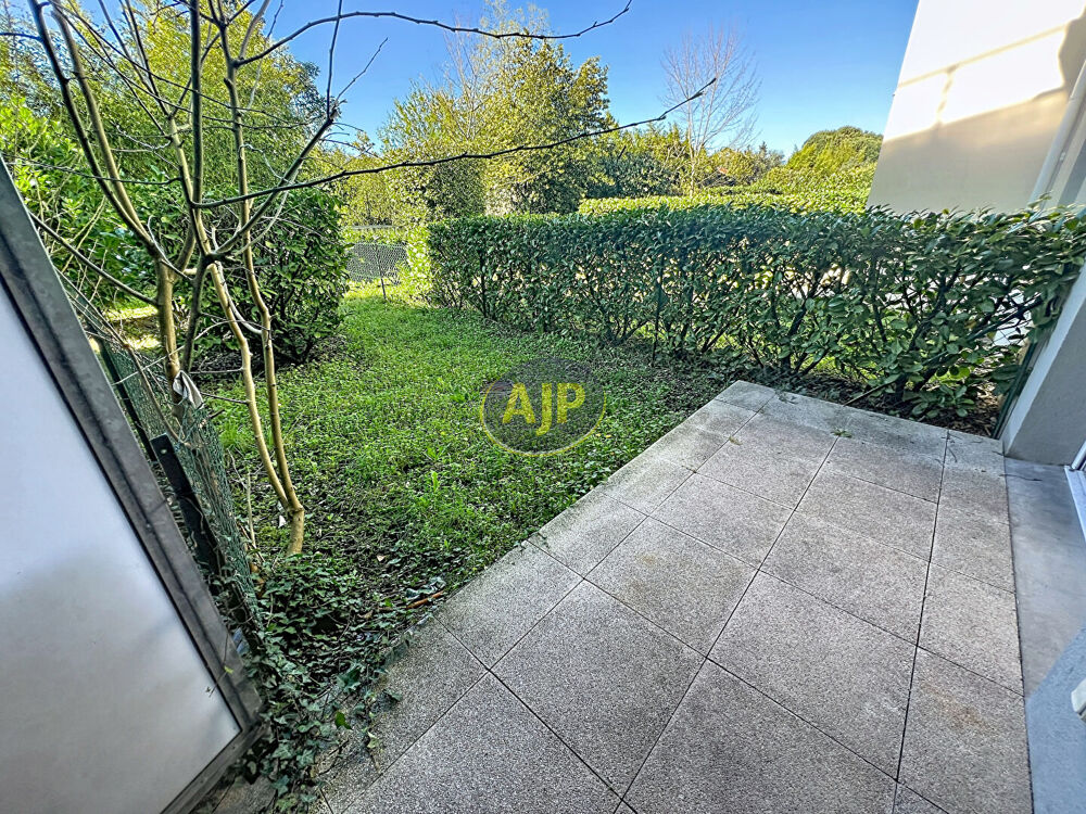 Mérignac Appartement 2 pièce(s) - balcon - tram - place parking sous-sol