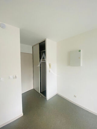  Appartement à louer 1 pièce 18 m²