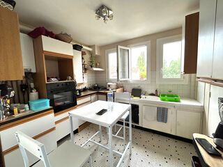  Appartement à louer 4 pièces 80 m²