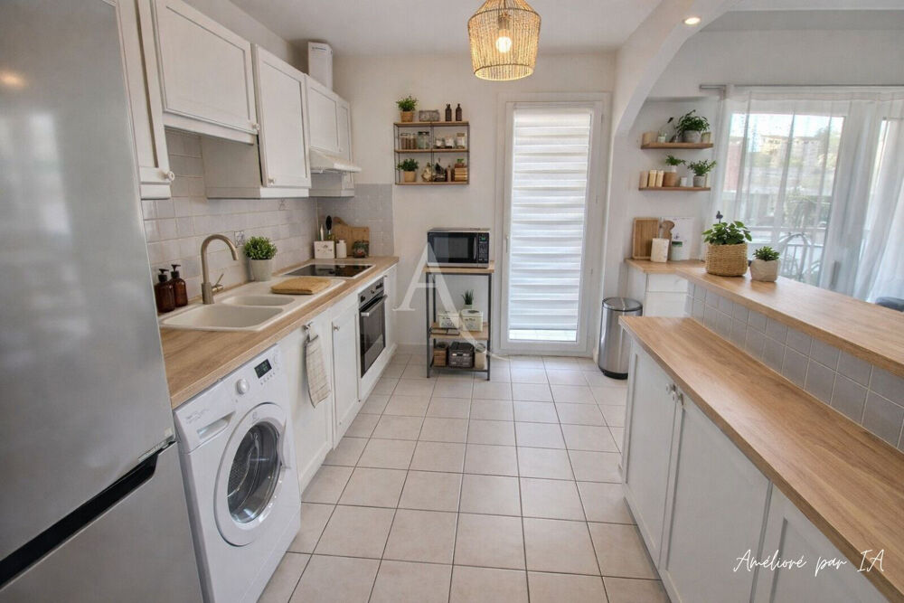 CARQUEIRANNE T3 DERNIER ETAGE - QUARTIER PORT