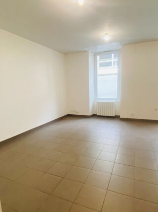  Appartement à louer 3 pièces 50 m²
