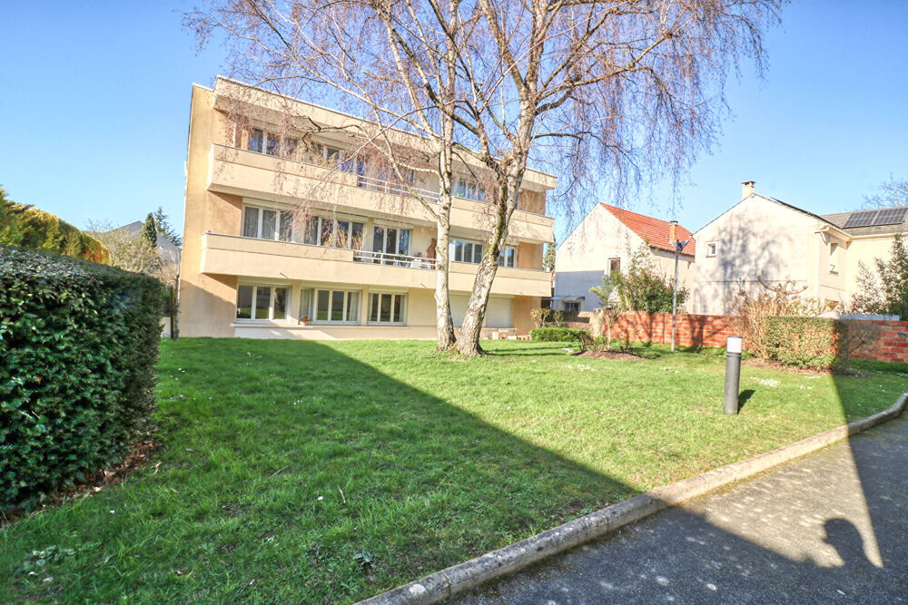 Charmant 2 pièces au calme 45 m² avec parking et cave à 600 m du RER B