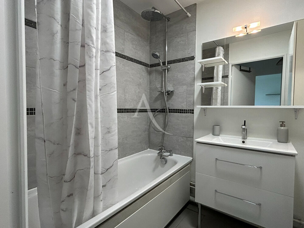 Location Appartement Appartement Bussy Saint Georges 2 pièce(s) + balcon + parking Bussy saint georges