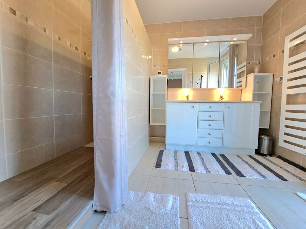 à vendre  Appartement Saint-Raphaël (83700)
