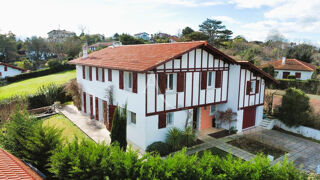  Villa � vendre 9 pi�ces 250 m�