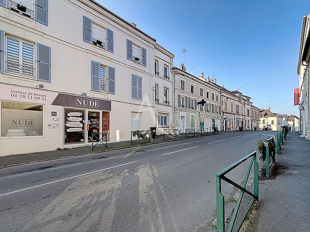   Local commercial (fonds de commerce) situé dans le centre ville de Nanteuil les Meaux - sur axe routier passant - 70 m² 