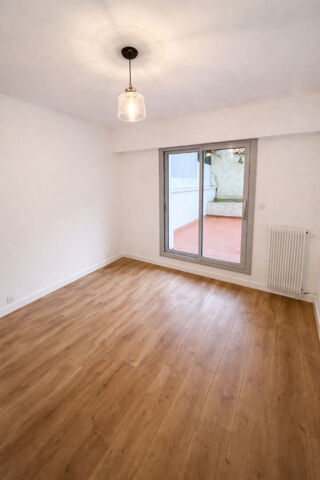  Appartement à louer 3 pièces 65 m²