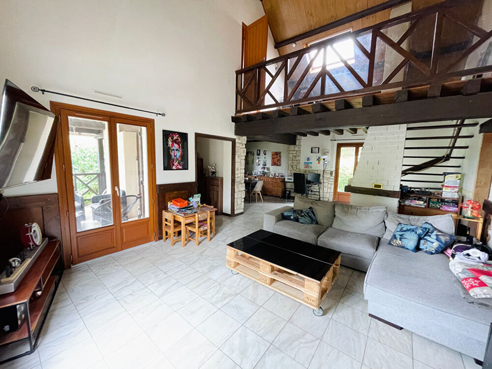 MAISON 152M² AVEC PISCINE ET GARE A PIED !!!