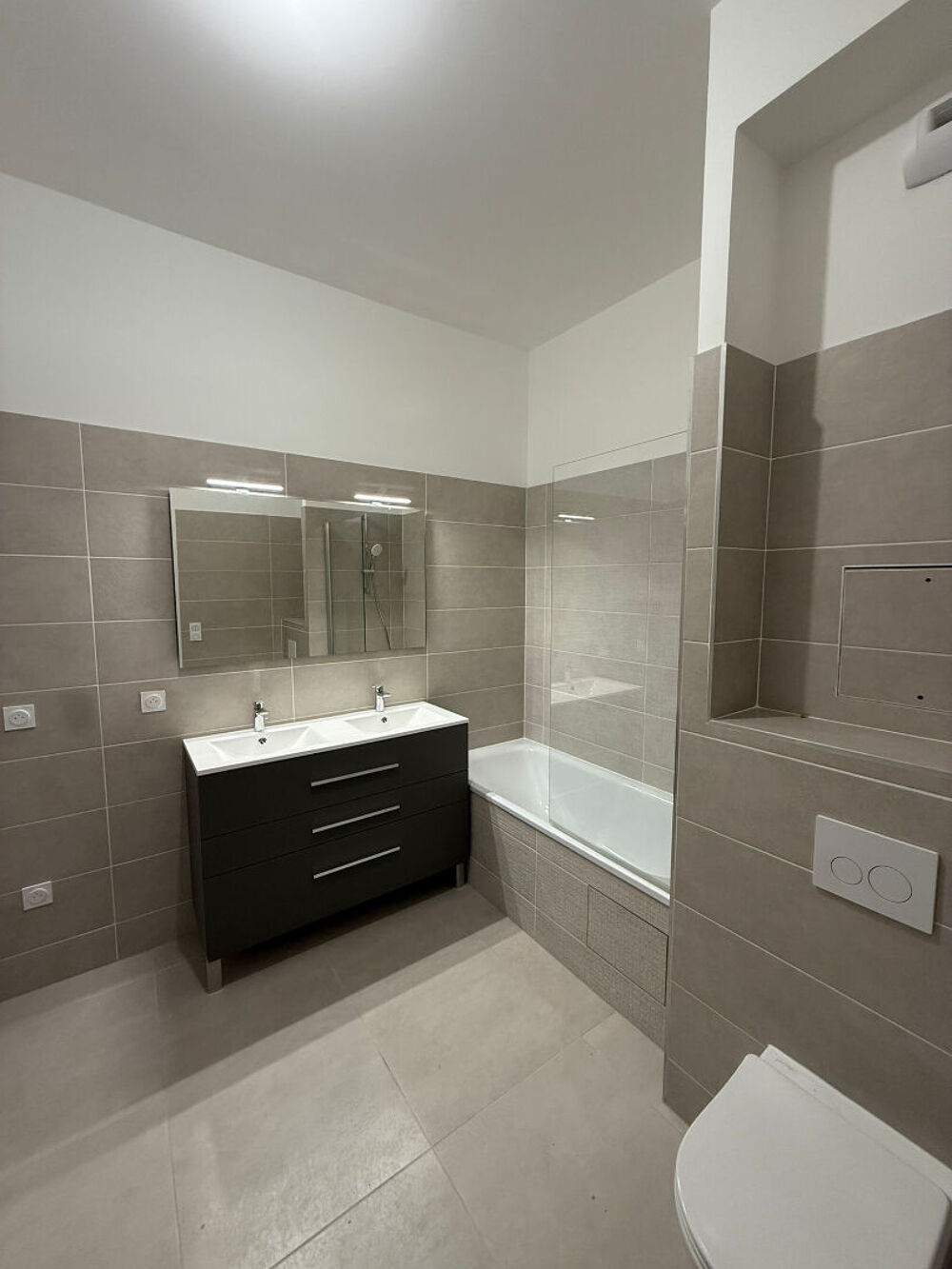 Vente Appartement A VISITER !! 5 PIÈCES DUPLEX - TERRASSES & PARKINGS - PROCHE MAIRIE Suresnes