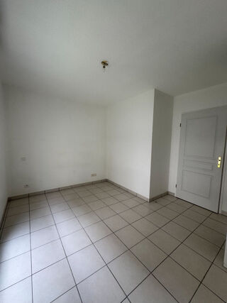 Appartement à louer 3 pièces 66 m²