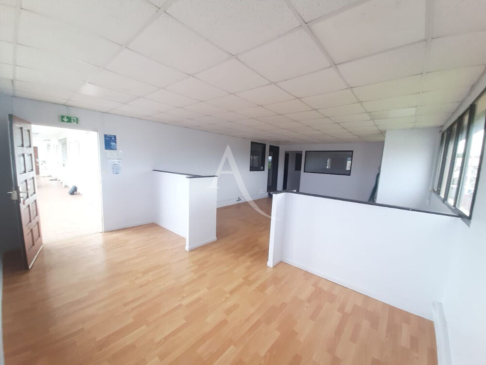   Bureaux Le Lamentin 4 pièce(s) 123 m2 climatisés Pépite A SAISIR !!!!! Appelez-nous vite !!!!! Le lamentin
