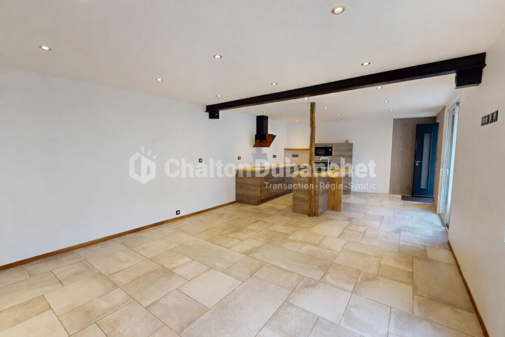 Maison de ville Saint Just La Pendue 107.5m² avec extérieur et dépendances.