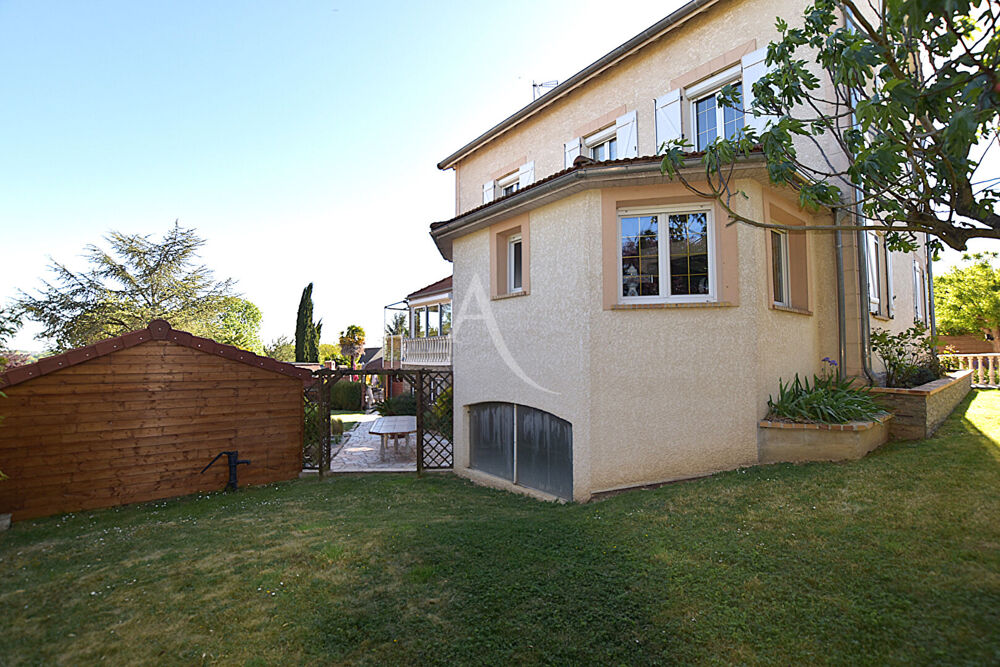 On dirait le Sud....Spacieuse Maison de 8 pièces principales à vendre au coeur de Varennes-Jarcy - Réf 8974
