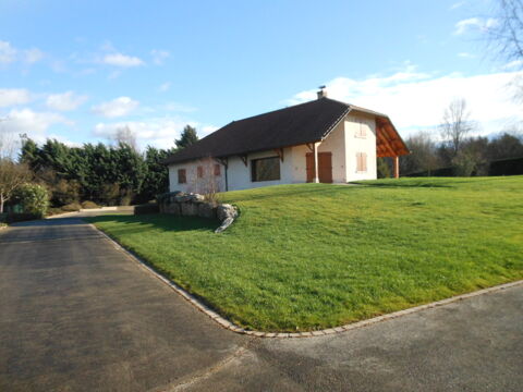   Loue Viriat, belle Maison cossue de 178 m� + triple garage beau terrain arbor� Maison - 5 pi�ce(s) - 178 m�