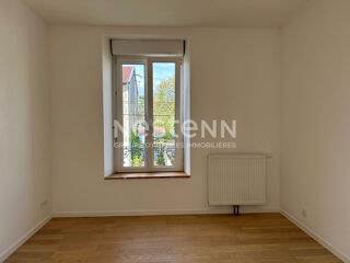  Appartement à louer 4 pièces 84 m²