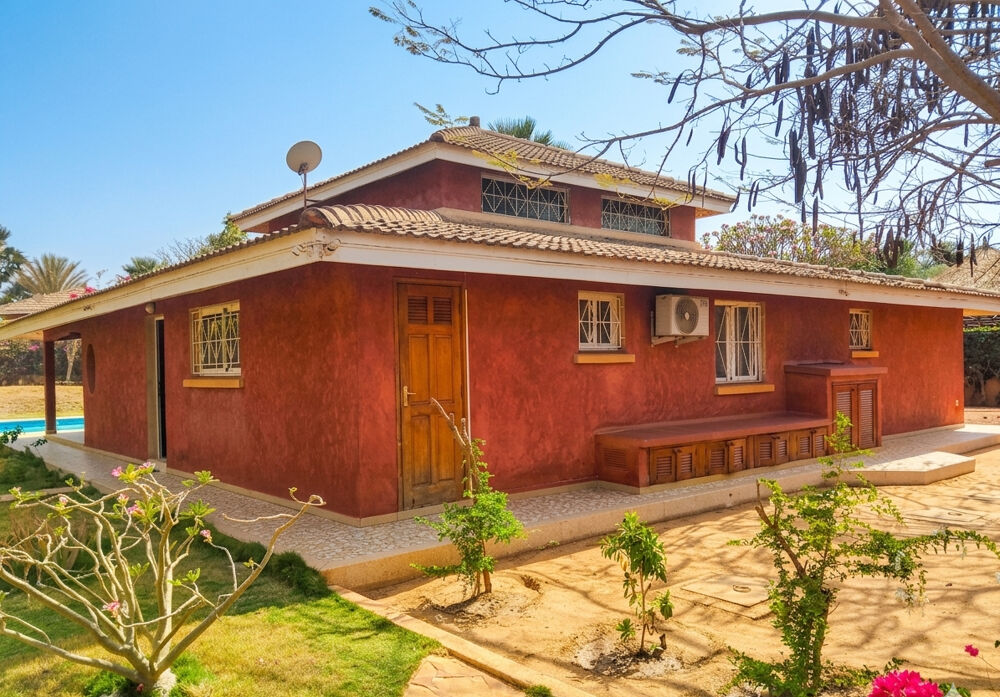 Vente Maison GRANDE VILLA SUR UN TERRAIN DE 1966m² AVEC BAIL SITUEE DANS UN MAGNIFIQUE PARC ARBORE EN RÉSIDENCE Saly (Senegal)