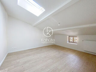  Maison  louer 8 pices 228 m