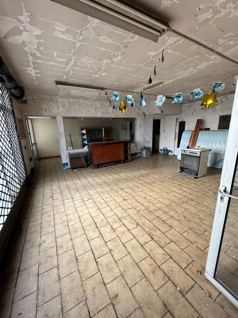   LOCAL COMMERCIAL - GARAGE ATELIER 240M² Port saint louis du rhone