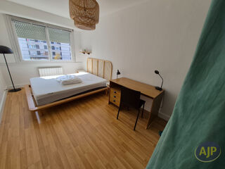  Appartement à louer 4 pièces 79 m²