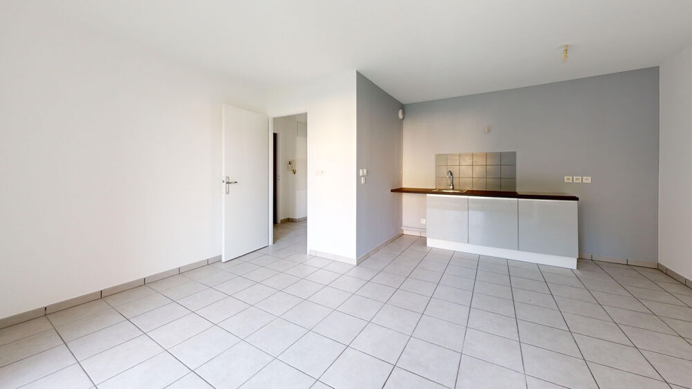 Appartement Ville La Grand T2 bis + Parking