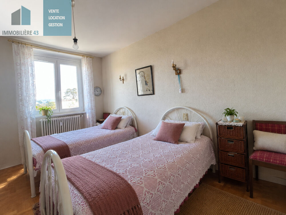 Vente Appartement T4 106 m2 + garage et cave dans résidence avec ascenseur  LE PUY Vals pres le puy