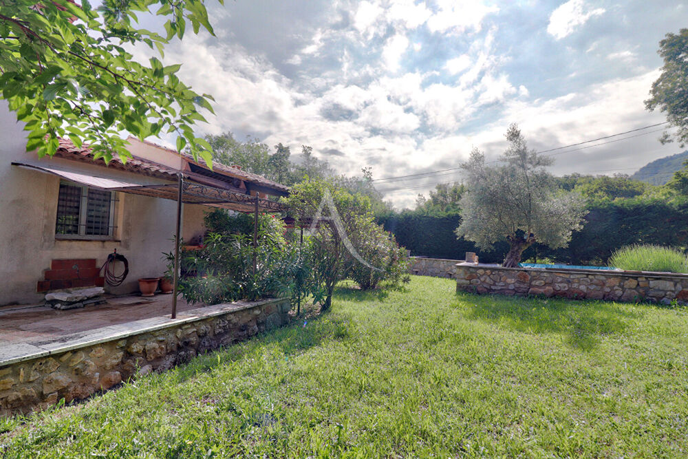 VILLA TYPE 6 AU CALME DE 172M2 AVEC JARDIN GARAGE ABRI VOITURE DOUBLE ET PISCINE