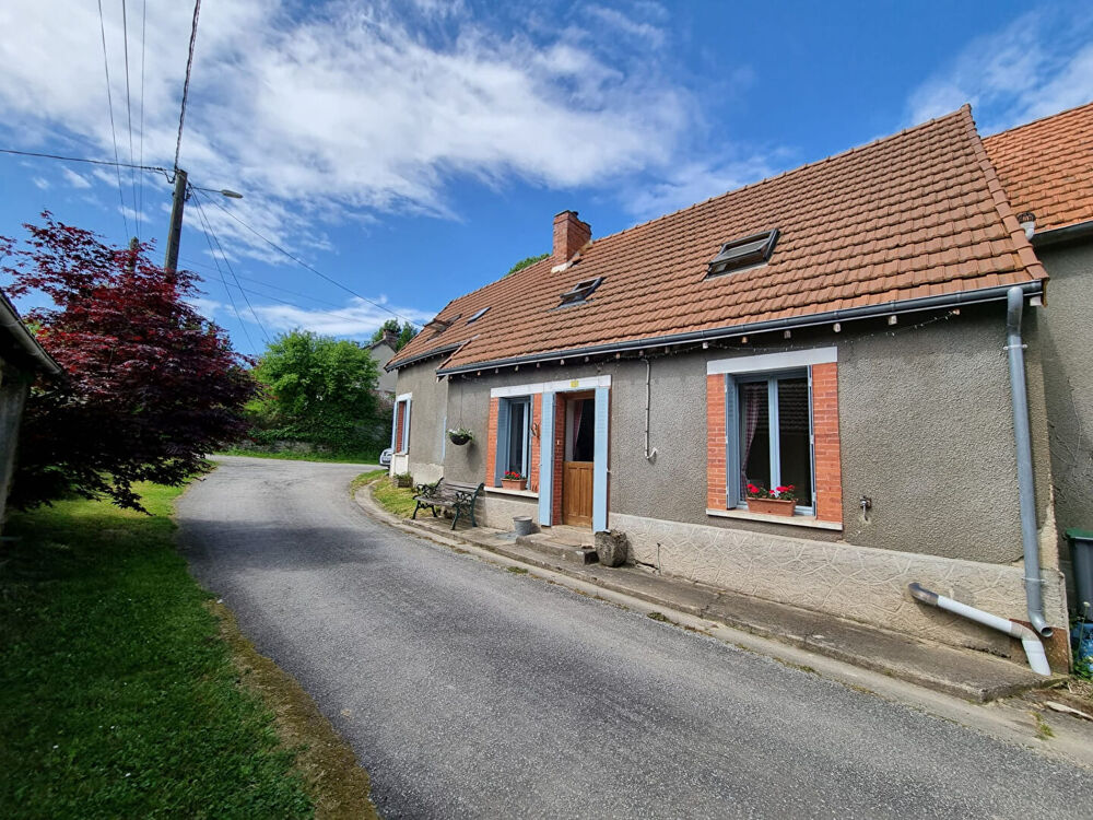 HAUTE-VIENNE ? Belle maison de 3 chambres, entièrement rénovée et présentée avec soin, située en bordure de village.