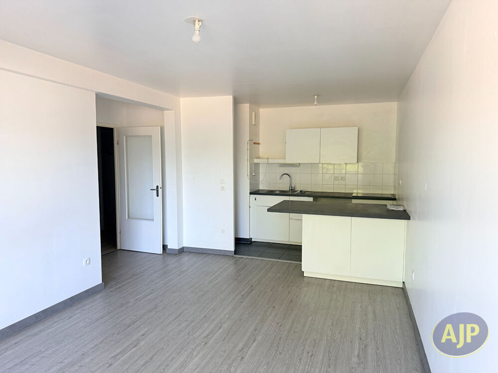 APPARTEMENT T3 TERRASSE COUERON