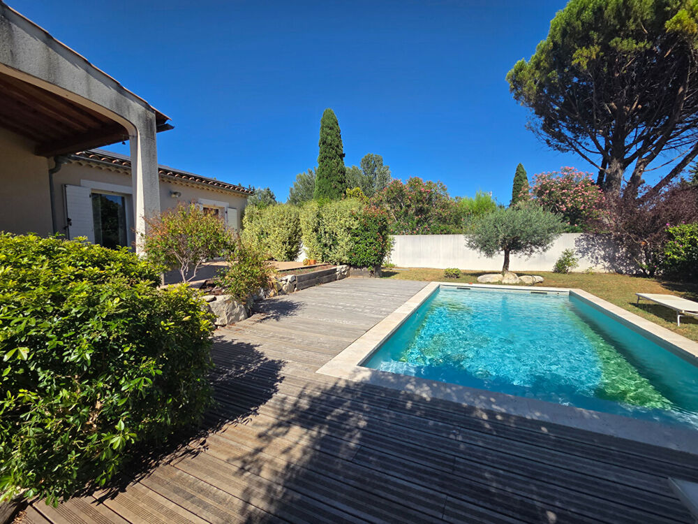 Villa Avignon 6 pièce(s) 155 m2 de plain pied avec piscine et garage sans vis à vis