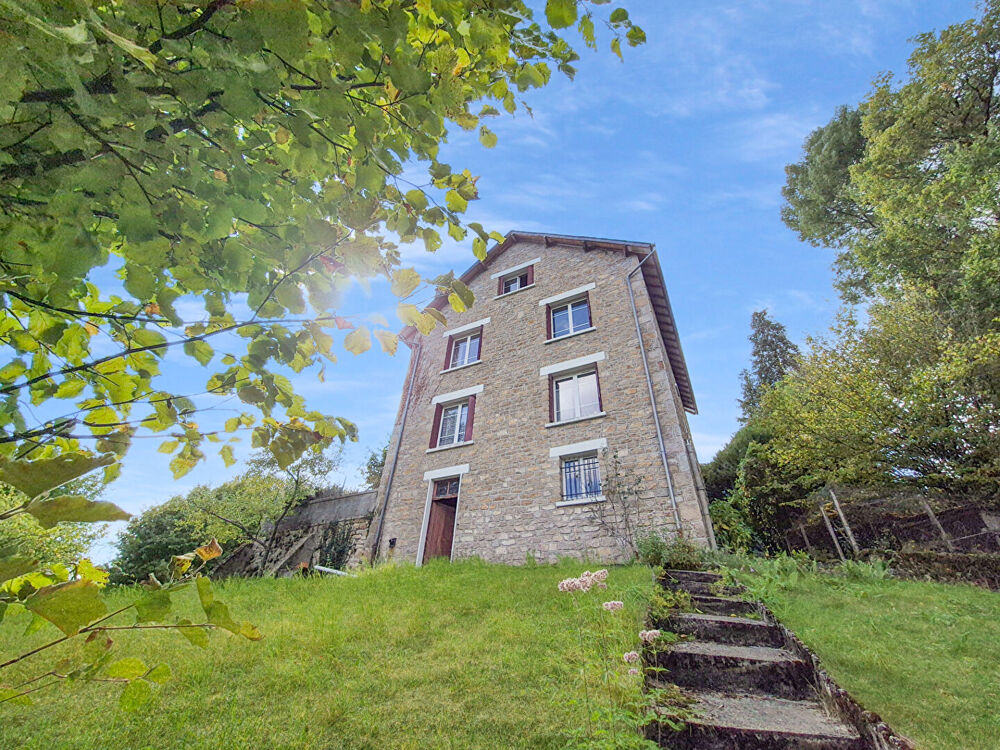 Vente Maison CORRÈZE. Ville de CORRÈZE. Maison en pierre comprenant 3 chambres, un appartement au rez-de-chaussée, un garage, un sous-sol et Correze