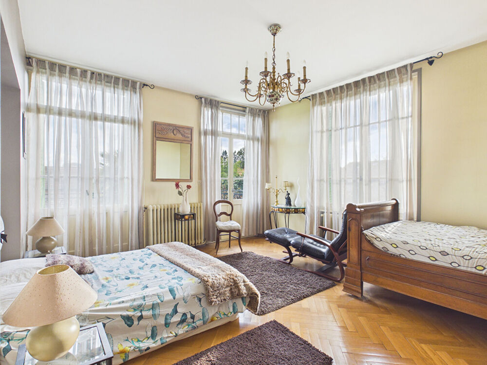 � vendre  Villa Lyon 8