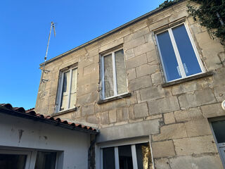  Immeuble à vendre 15 + pièces 330 m²
