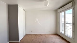 Vente Appartement PUTEAUX -  3 PIÈCES AVEC BALCON, VUE DÉGAGÉE ET PARKING Puteaux