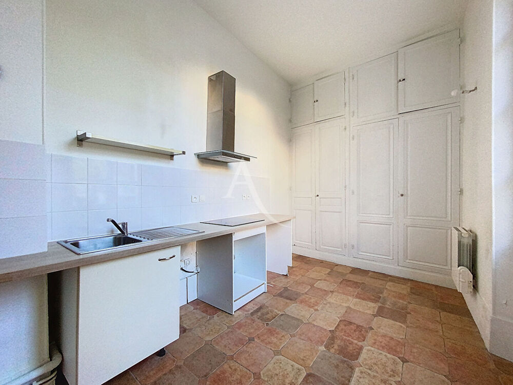 Location Appartement Triplex 3 pièces de 57.26 m² - Saint-Germain-en-Laye, centre-ville Saint germain en laye