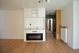  Appartement à louer 4 pièces 65 m²