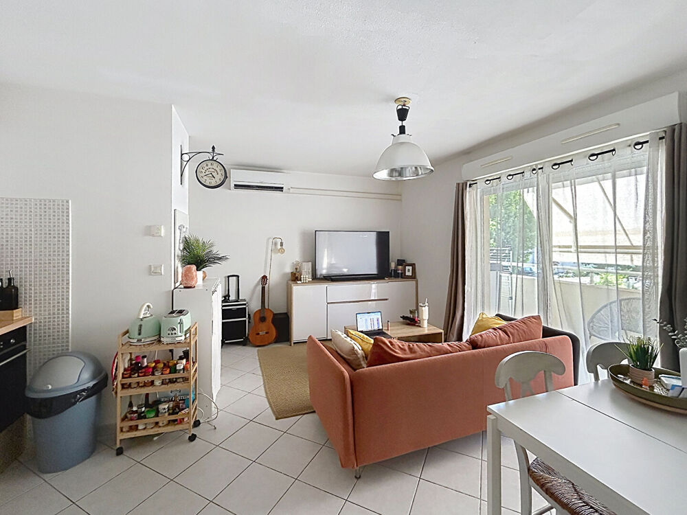 Location Appartement SALON DE PCE, APPARTEMENT T2 AVEC BALCON ET GARAGE Salon de provence