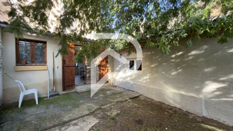   A louer jolie maison de Type T5 meubl�e, enti�rement r�nov�e avec jardin et garage Maison - 5 pi�ce(s) - 83 m�