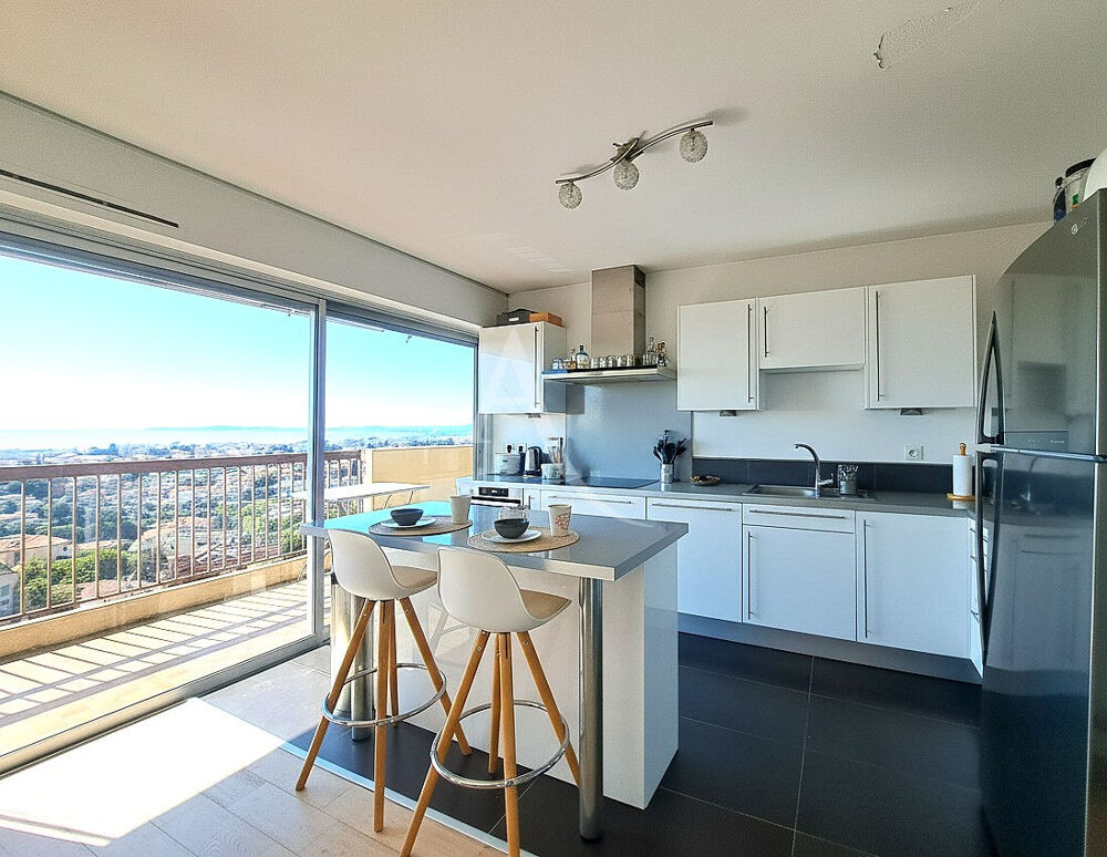 Vente Appartement Grand 4 pièces vue mer dans résidence piscine et gardien - au calme - parking Cagnes sur mer