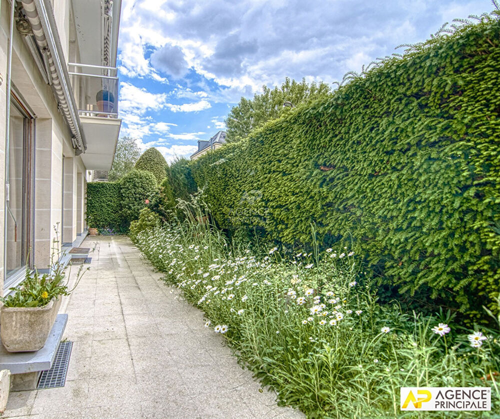 Vente Appartement Versailles Rive-Droite Appartement 5 Pièces 113 m² avec terrasse arborée et 1 box Versailles