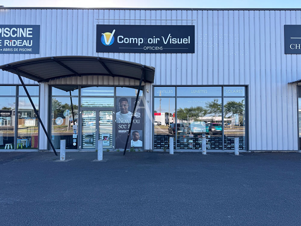   LOCAL COMMERCIAL : SAINT GERVAIS LA FORET 