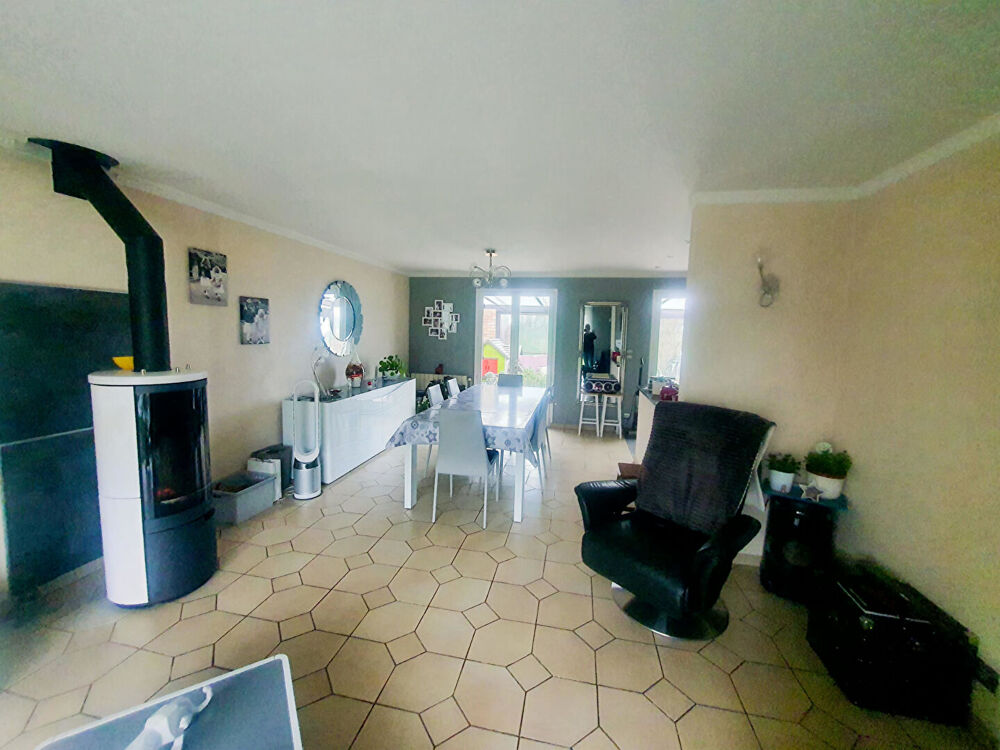 PLAIN PIED rare avec sous sol complet, garage et carport