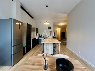  Appartement à louer 2 pièces 63 m²