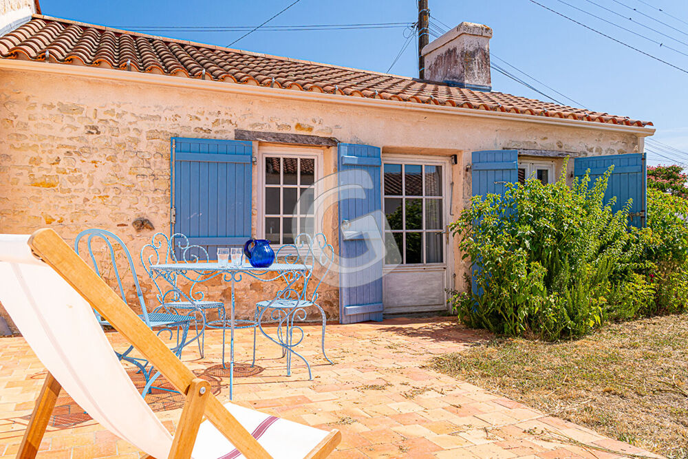Vente Maison À vendre - Propriété de caractère avec gîte et dépendances à Saint-Vincent-sur-Jard Saint vincent sur jard